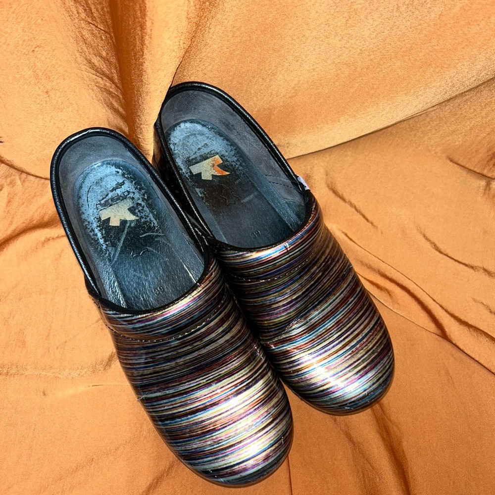 Dansko clogs size 39 (US 8.5)